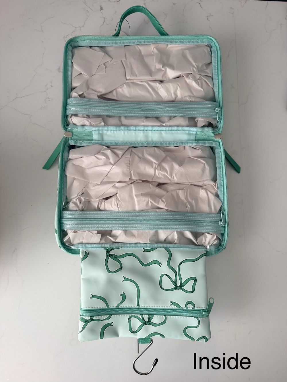 Tender Love + Carry Toiletry Bag Green Bows - Picture 8 of 14